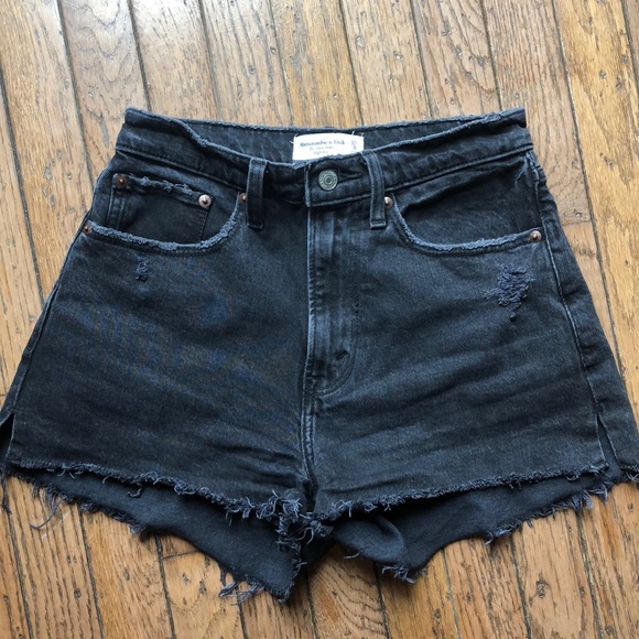 Abercrombie & Fitch Pants - A&F Curve Love “High Rise Mom Short”